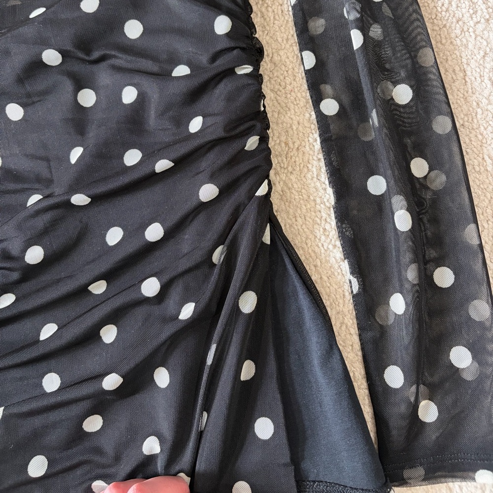 Abercrombie & Fitch Black Polka Dot One-Shoulder Long Sleeve Top - Picture 2 of 3